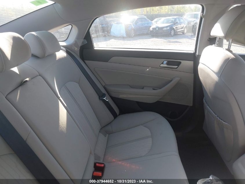 2016 Hyundai Sonata Hybrid Se VIN: KMHE24L13GA009559 Lot: 37944652