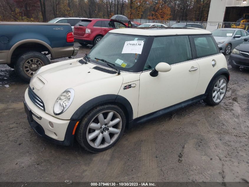 2005 Mini Cooper S S VIN: WMWRE33555TD99477 Lot: 37946130