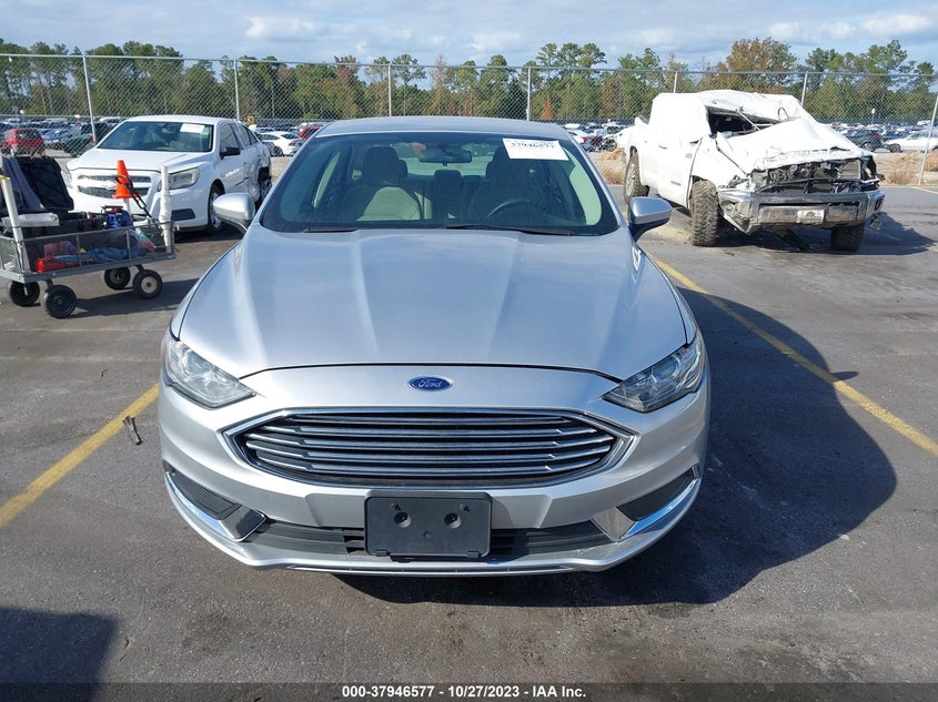 3FA6P0H70JR268982 2018 Ford Fusion Se