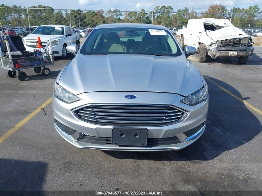 3FA6P0H70JR268982 2018 Ford Fusion Se