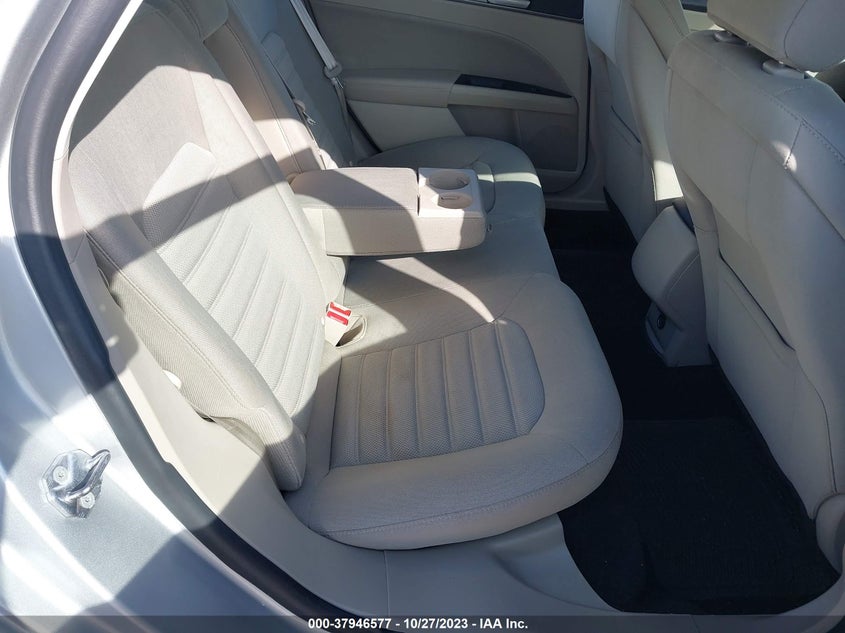 3FA6P0H70JR268982 2018 Ford Fusion Se