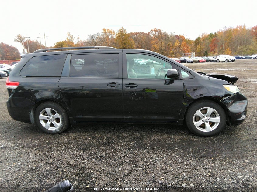 2013 Toyota Sienna Le VIN: 5TDKK3DC0DS371168 Lot: 37949456