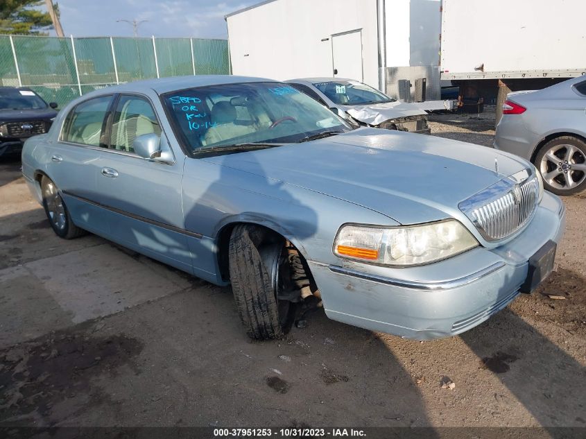 2005 Lincoln Town Car Signature Limited VIN: 1LNHM82WX5Y652846 Lot: 37951253