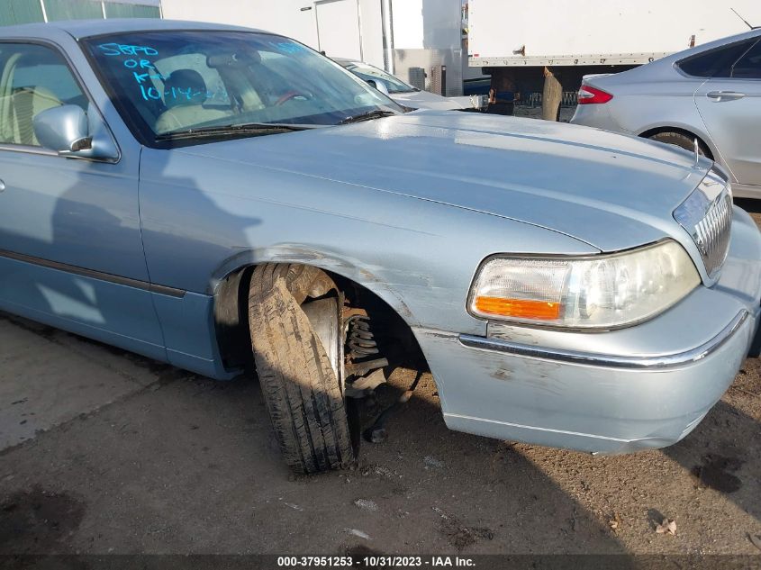 2005 Lincoln Town Car Signature Limited VIN: 1LNHM82WX5Y652846 Lot: 37951253