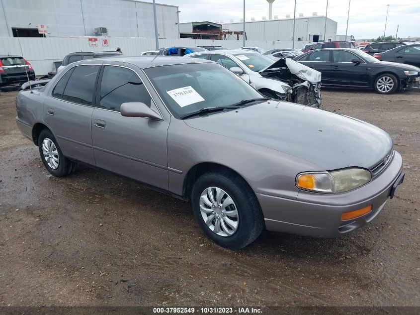 1995 Toyota Camry Le VIN: 4T1SK12EXSU495008 Lot: 37952549