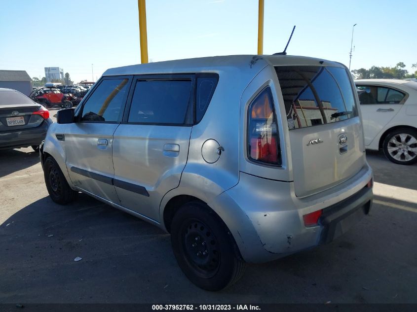 2011 Kia Soul VIN: KNDJT2A19B7713858 Lot: 37952762