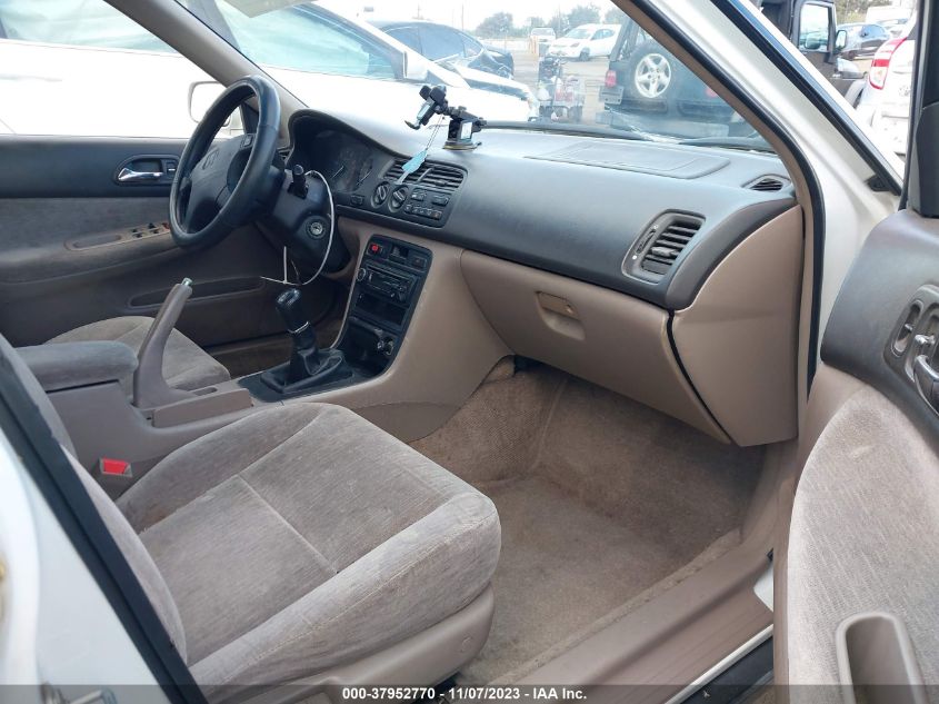 1995 Honda Accord Lx VIN: 1HGCE1724SA006393 Lot: 37952770