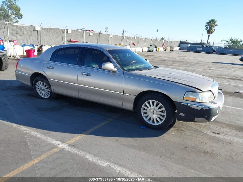 2003 Lincoln Town Car Signature VIN: 1LNHM82W93Y703492 Lot: 37953796