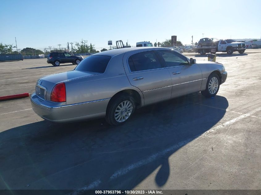 2003 Lincoln Town Car Signature VIN: 1LNHM82W93Y703492 Lot: 37953796