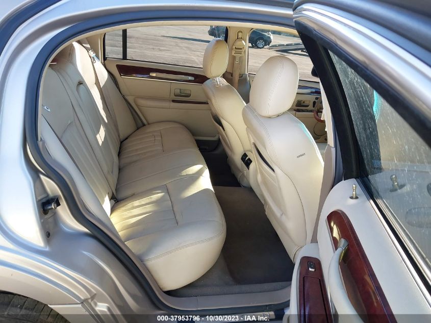 2003 Lincoln Town Car Signature VIN: 1LNHM82W93Y703492 Lot: 37953796