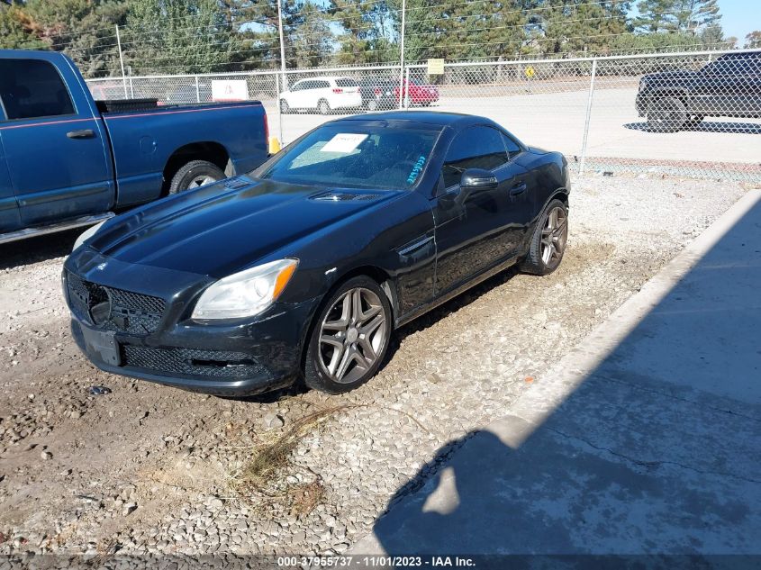 VIN WDDPK4HA4DF059266 2013 Mercedes-Benz SLK-Class,... no.2