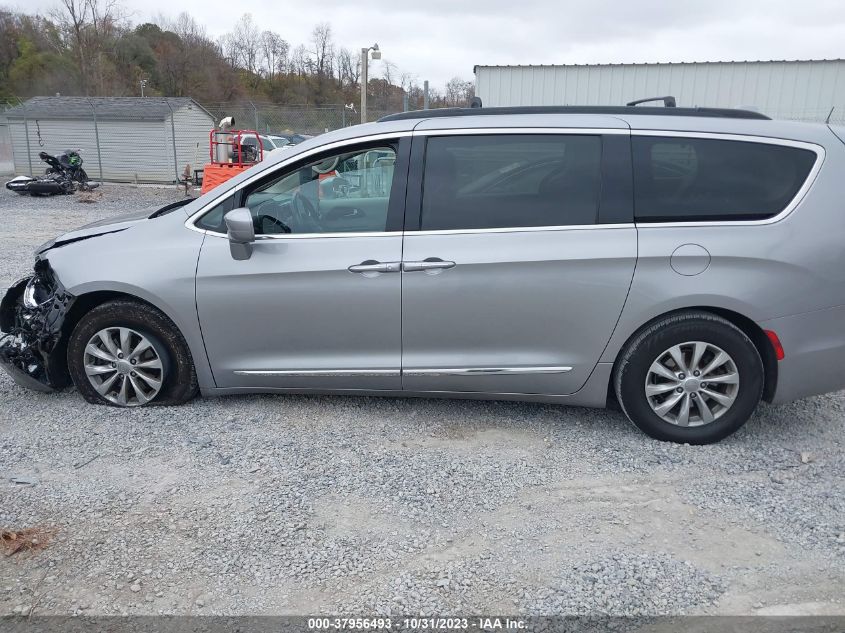 2017 Chrysler Pacifica Touring-L VIN: 2C4RC1BG8HR526568 Lot: 37956493