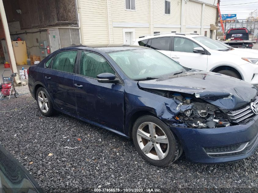 2014 Volkswagen Passat 2.5L S VIN: 1VWAH7A30EC006026 Lot: 37956575