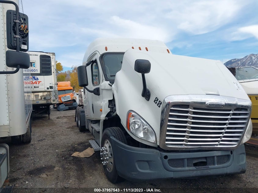 3AKJGLDRXJSJD3433 2018 Freightliner Cascadia 125 auction photo 1