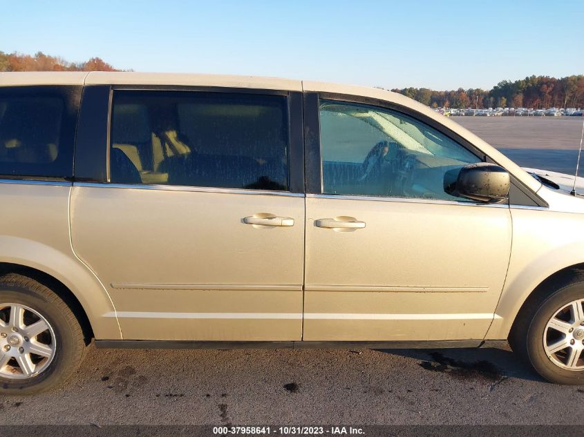 2010 Chrysler Town & Country Lx VIN: 2A4RR2D11AR423649 Lot: 37958641