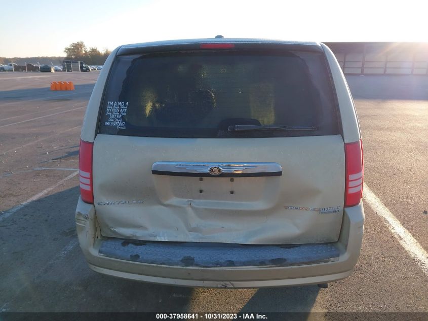 2010 Chrysler Town & Country Lx VIN: 2A4RR2D11AR423649 Lot: 37958641