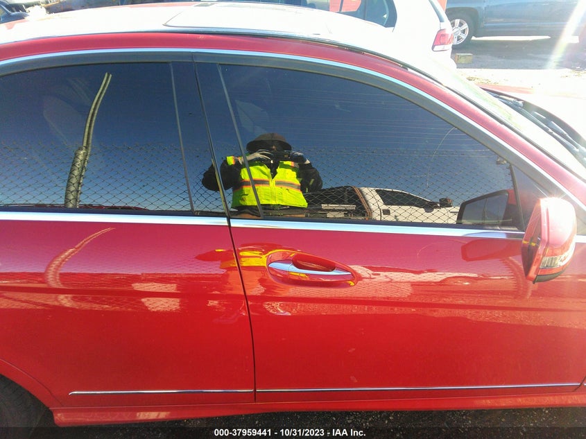 2014 MERCEDES-BENZ C 250 SPORT/LUXURY - WDDGF4HB2EA961068