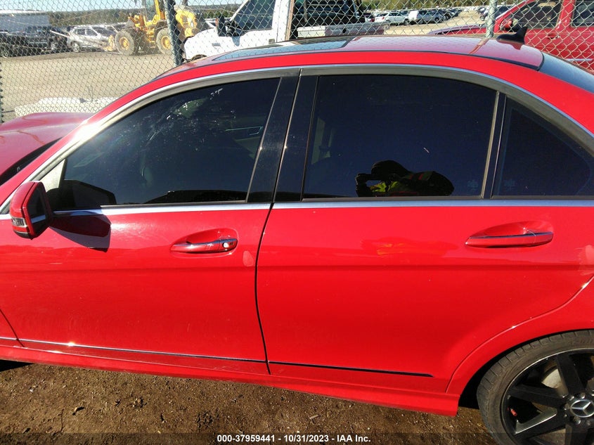 2014 MERCEDES-BENZ C 250 SPORT/LUXURY - WDDGF4HB2EA961068