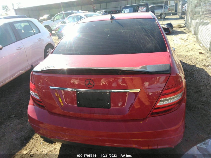 2014 MERCEDES-BENZ C 250 SPORT/LUXURY - WDDGF4HB2EA961068