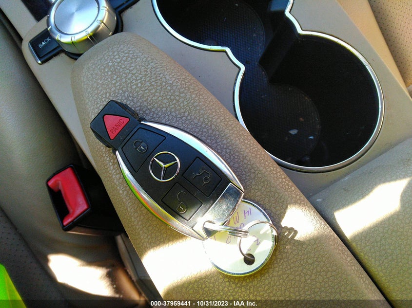 2014 MERCEDES-BENZ C 250 SPORT/LUXURY - WDDGF4HB2EA961068