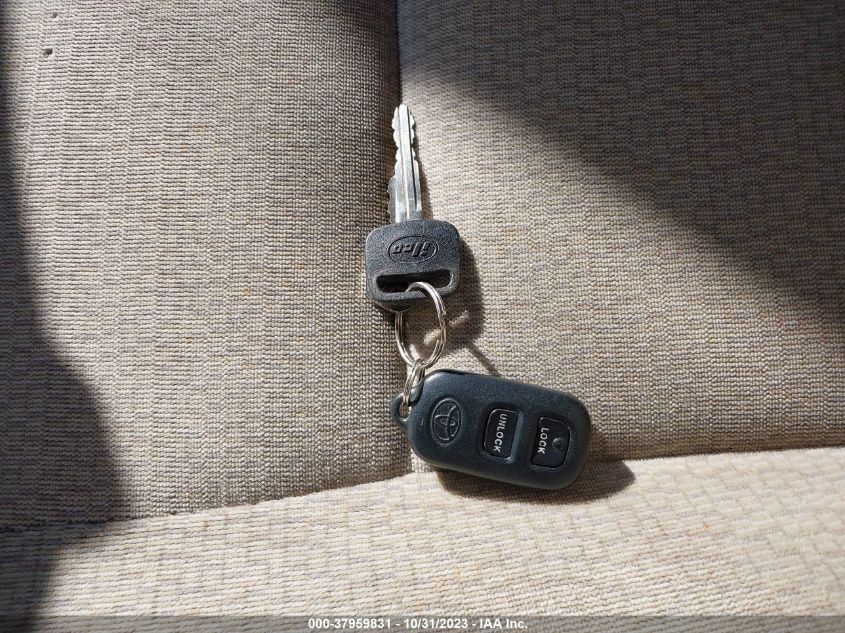 2004 Toyota Corolla Ce/S/Le VIN: 2T1BR32E24C240087 Lot: 37959831