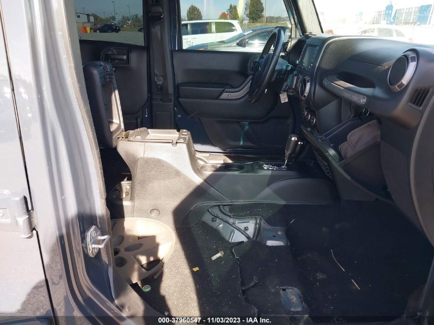 1C4BJWDG7HL642600 2017 Jeep Wrangler Unlimited Sport 4X4