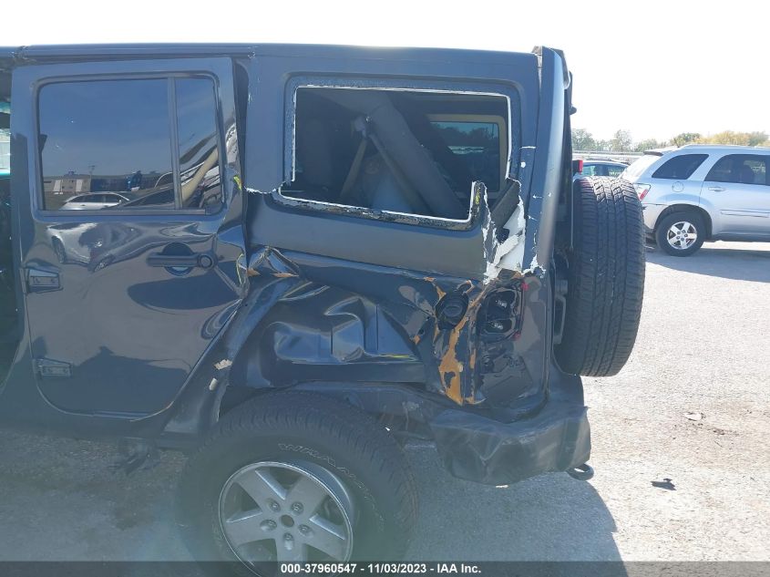 1C4BJWDG7HL642600 2017 Jeep Wrangler Unlimited Sport 4X4