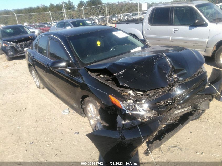 2018 Toyota Camry Le/Se/Xle/L VIN: 4T1B11HKXJU017220 Lot: 37961762