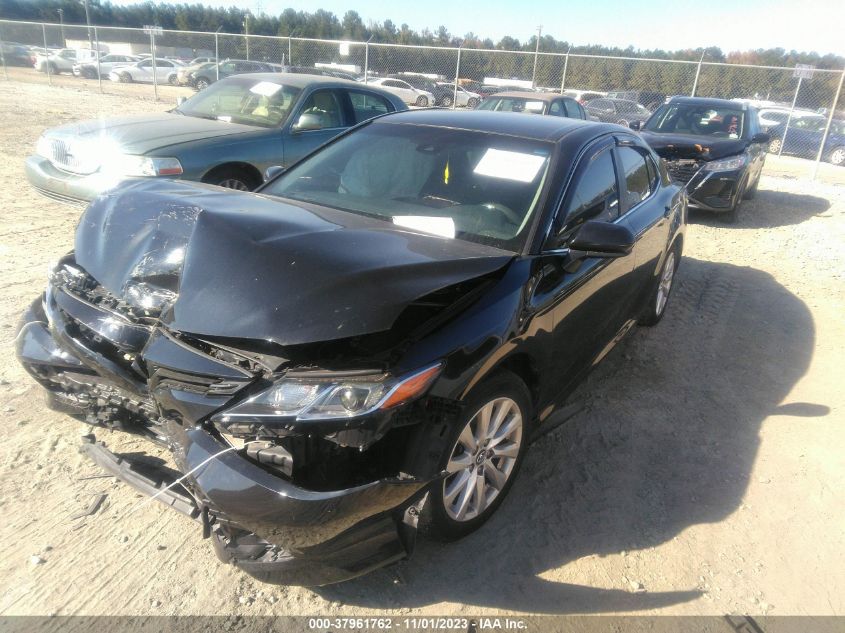 2018 Toyota Camry Le/Se/Xle/L VIN: 4T1B11HKXJU017220 Lot: 37961762