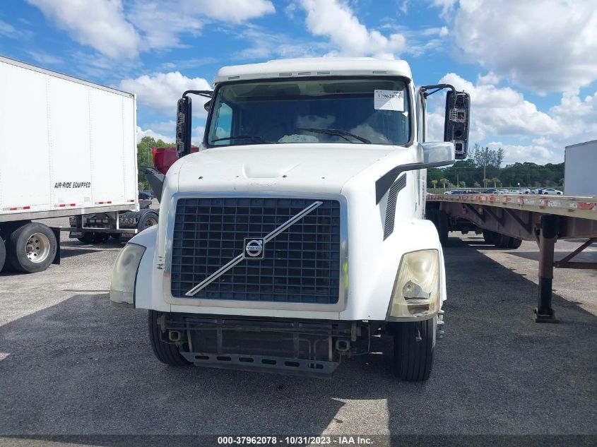 2015 Volvo Vn Vnl VIN: 4V4NC9E6EN162326 Lot: 37962078