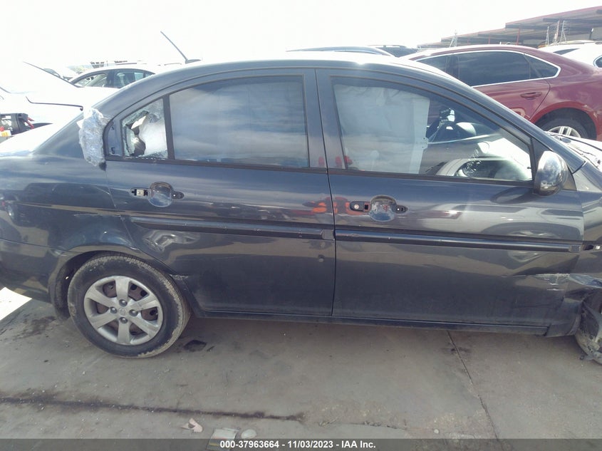 2008 Hyundai Accent Gls VIN: KMHCN46C48U277368 Lot: 37963664