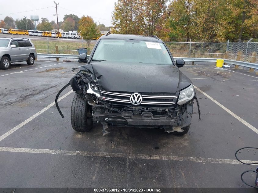 2018 Volkswagen Tiguan Limited 2.0T VIN: WVGAV7AXXJK001314 Lot: 37963812