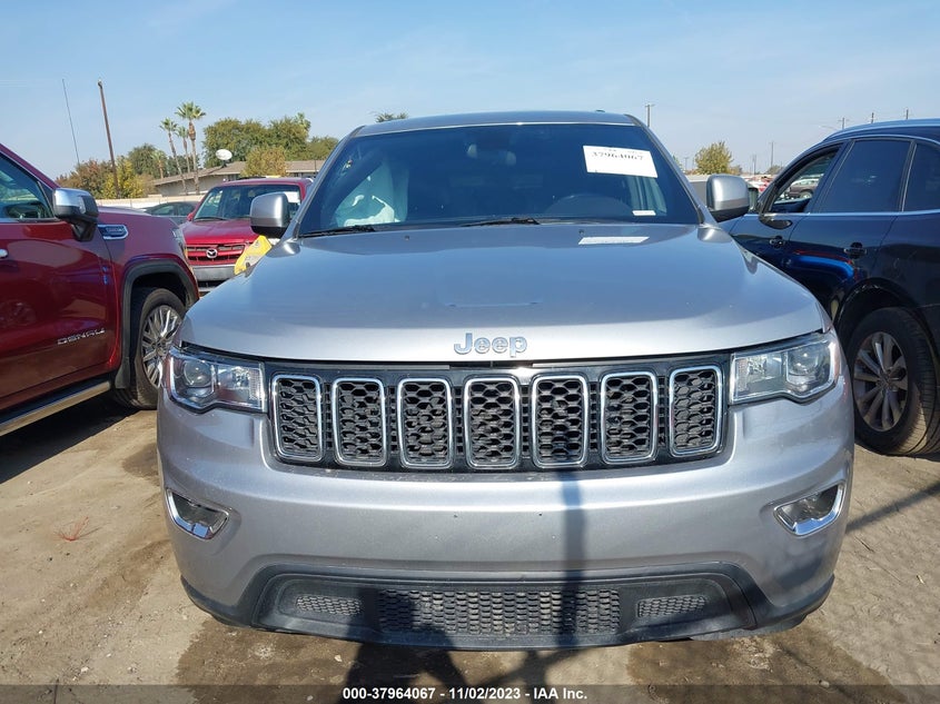 2018 Jeep Grand Cherokee Laredo 4X2 VIN: 1C4RJEAG0JC438126 Lot: 37964067