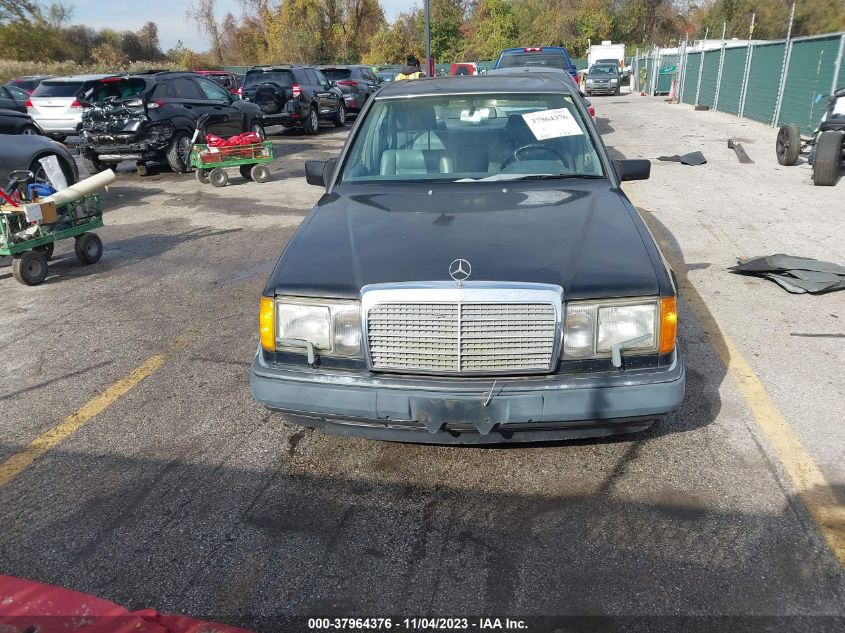 1990 Mercedes-Benz 300 E VIN: WDBEA30D2LB119361 Lot: 37964376