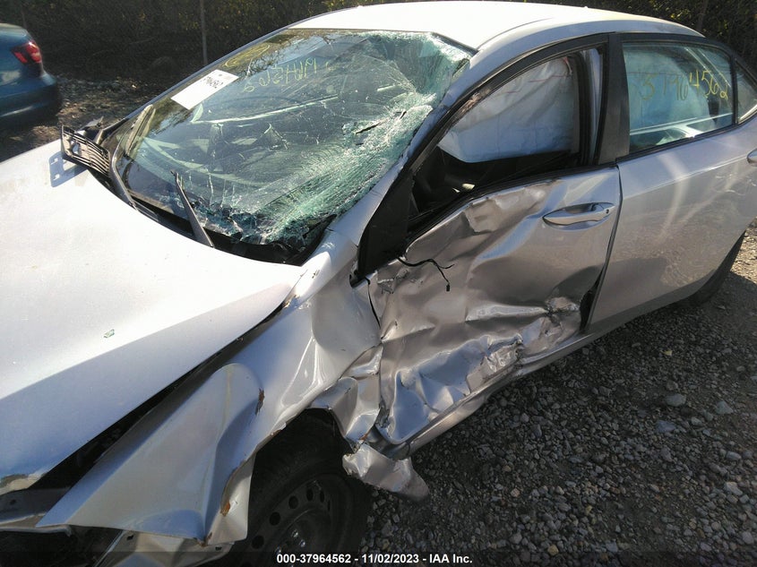 2015 Toyota Corolla Le VIN: 5YFBURHE7FP305401 Lot: 37964562