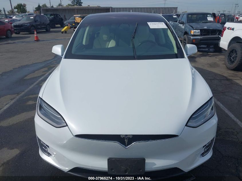 2018 Tesla Model X 75D/100D/P100D VIN: 5YJXCAE2XJF116685 Lot: 37965274