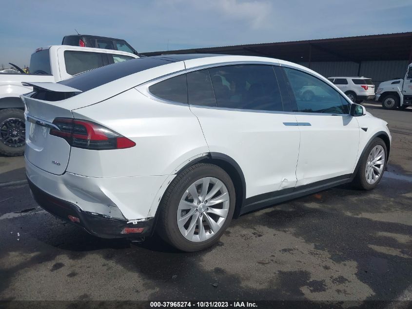 2018 Tesla Model X 75D/100D/P100D VIN: 5YJXCAE2XJF116685 Lot: 37965274