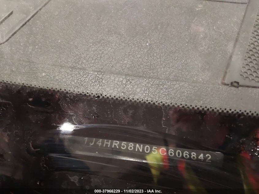 2005 Jeep Grand Cherokee Limited VIN: 1J4HR58N05C606842 Lot: 37966229