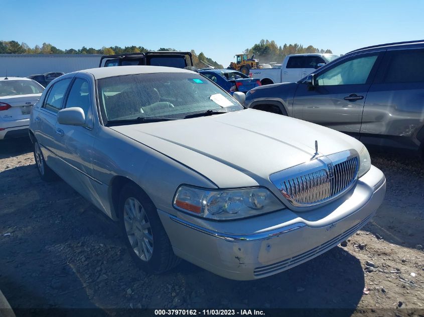 2007 Lincoln Town Car Signature VIN: 1LNHM81V47Y613035 Lot: 37970162