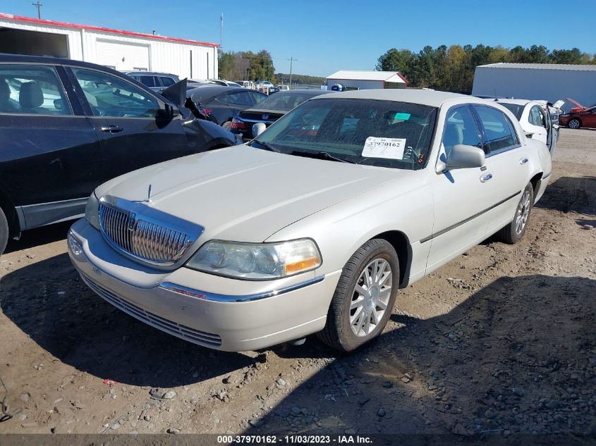 2007 Lincoln Town Car Signature VIN: 1LNHM81V47Y613035 Lot: 37970162