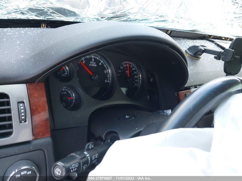 2013 Chevrolet Suburban 1500 Lt VIN: 1GNSKJE78DR373102 Lot: 37970607