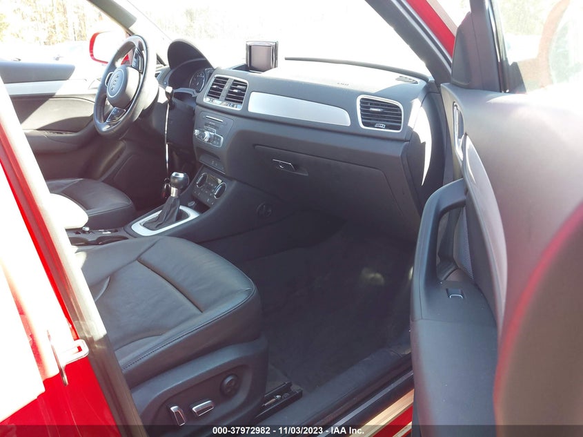 2018 Audi Q3 2.0T Sport Premium/2.0T Premium VIN: WA1HCCFS5JR022913 Lot: 37972982