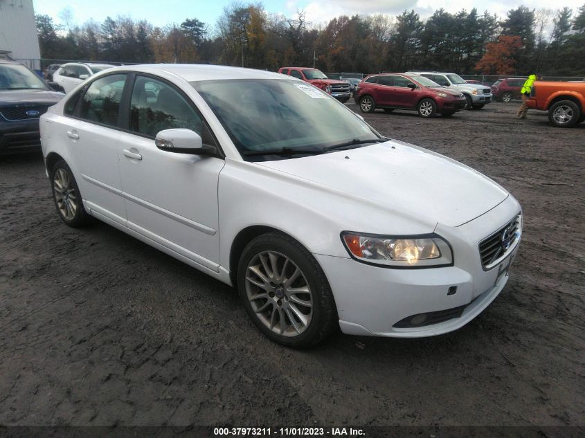 2011 Volvo S40 T5/T5 R-Design VIN: YV1672MS2B2545261 Lot: 37973211