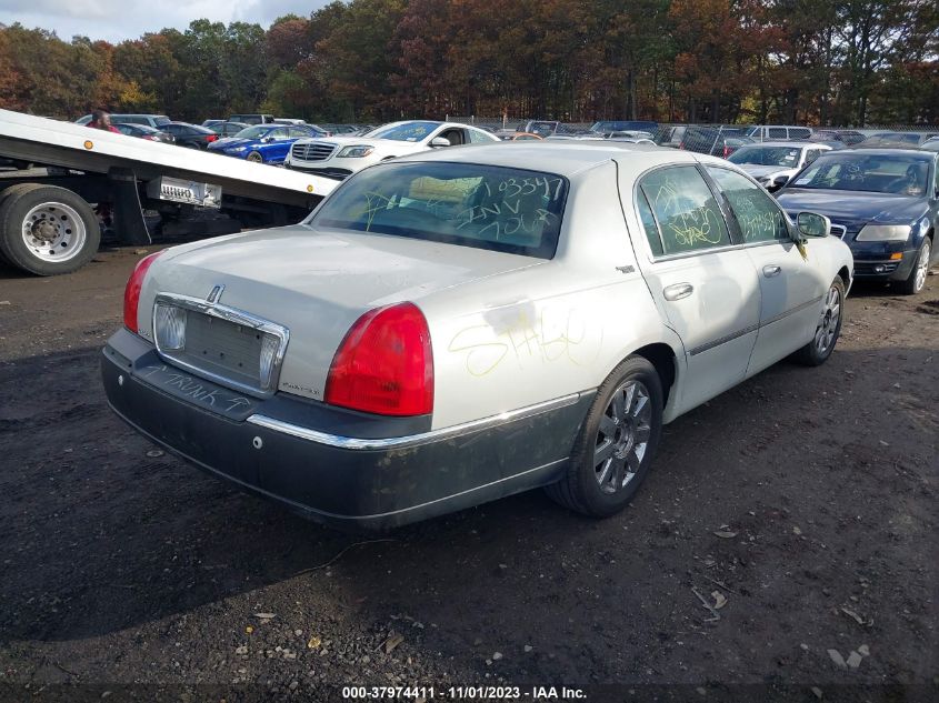 2005 Lincoln Town Car Signature Limited VIN: 1LNHM82W45Y631488 Lot: 37974411