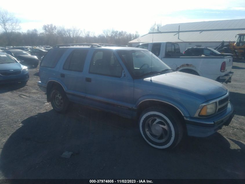 1996 Chevrolet Blazer VIN: 1GNDT13WXT2302958 Lot: 37974805