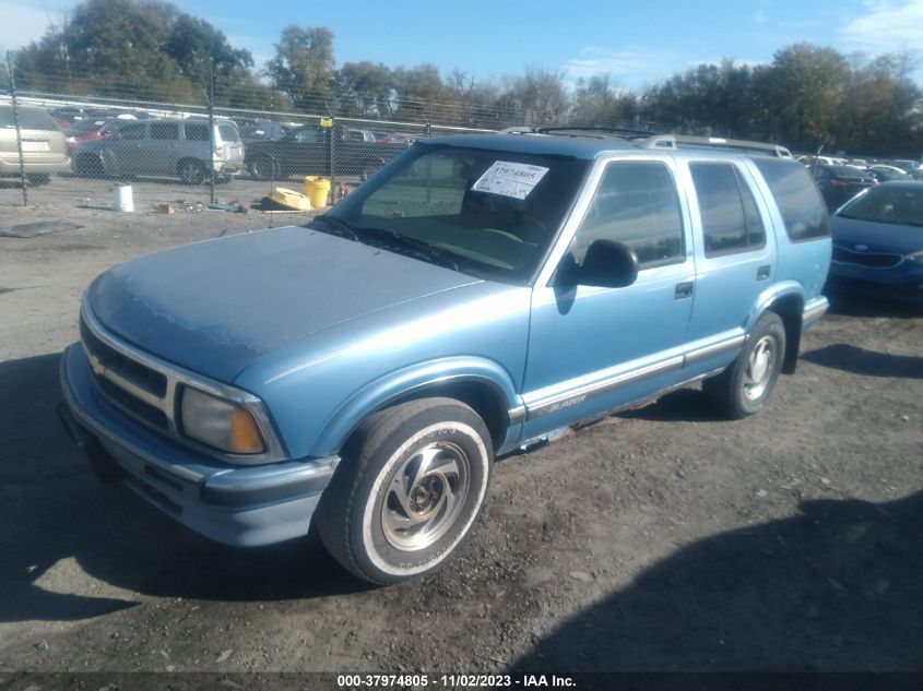 1996 Chevrolet Blazer VIN: 1GNDT13WXT2302958 Lot: 37974805