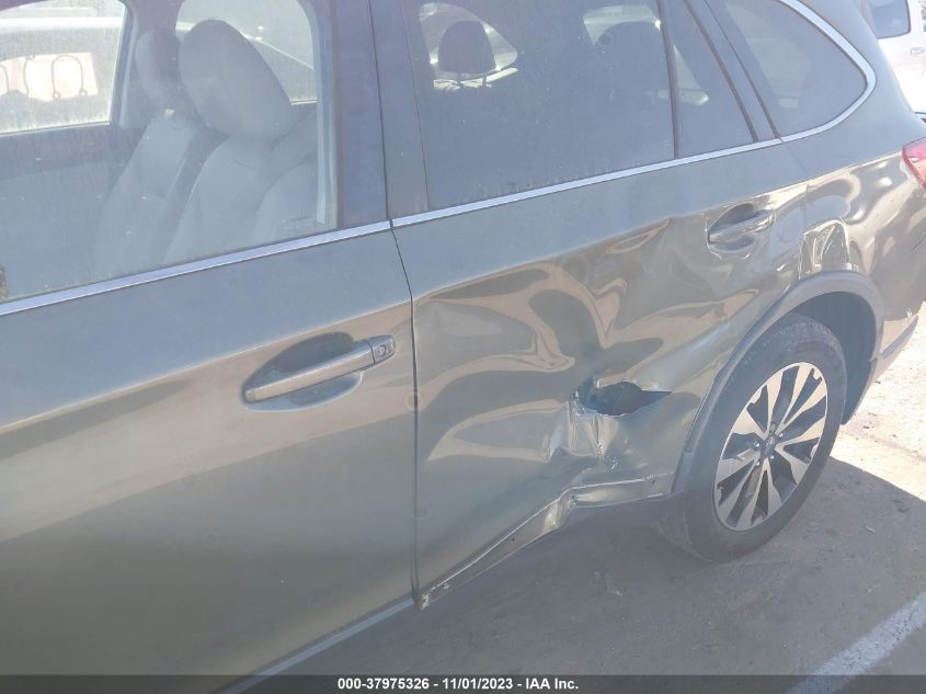 2017 Subaru Outback 3.6R Limited VIN: 4S4BSENC5H3223997 Lot: 37975326