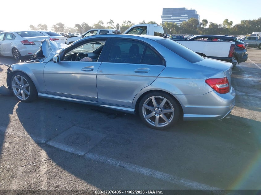 2014 MERCEDES-BENZ C 250 SPORT/LUXURY - WDDGF4HB9EA959088