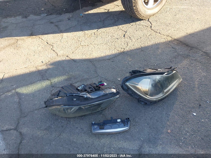 2014 MERCEDES-BENZ C 250 SPORT/LUXURY - WDDGF4HB9EA959088