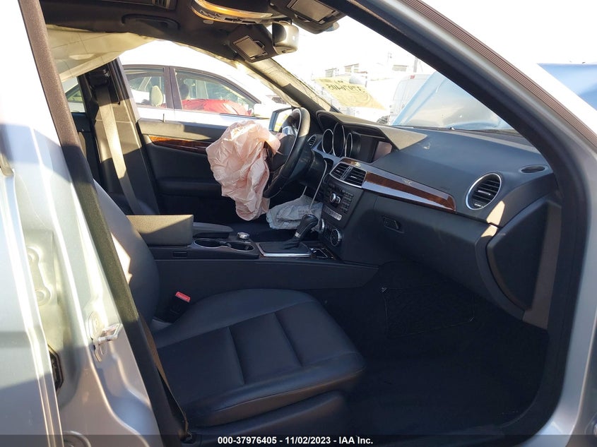 2014 MERCEDES-BENZ C 250 SPORT/LUXURY - WDDGF4HB9EA959088